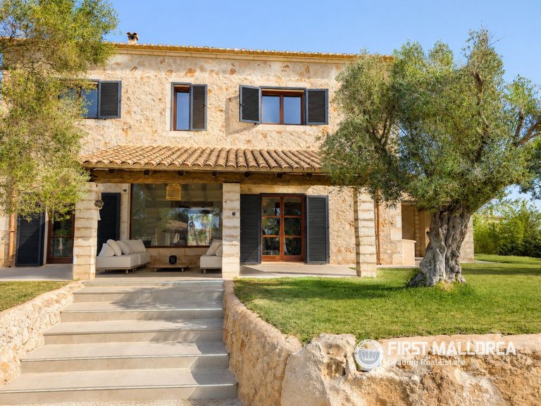 Country House for Sale in Santanyí, Balearic Islands 2