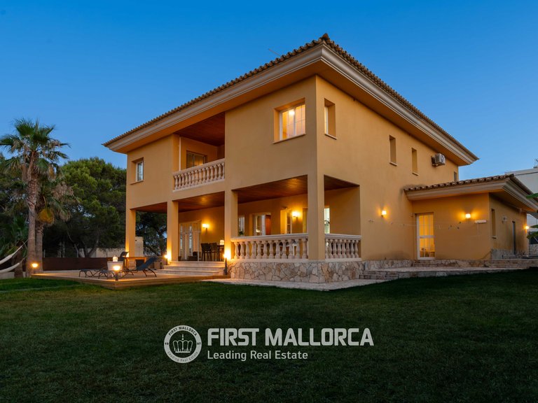 Villa for Sale in Santa Ponsa, Balearic Islands 3