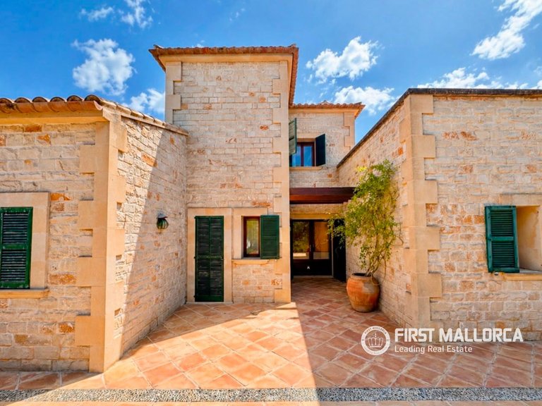 Country House for Sale in Ses Salines, Balearic Islands 11