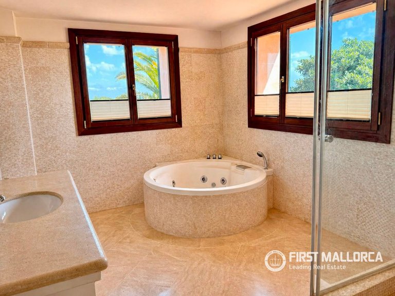 Country House for Sale in Ses Salines, Balearic Islands 5