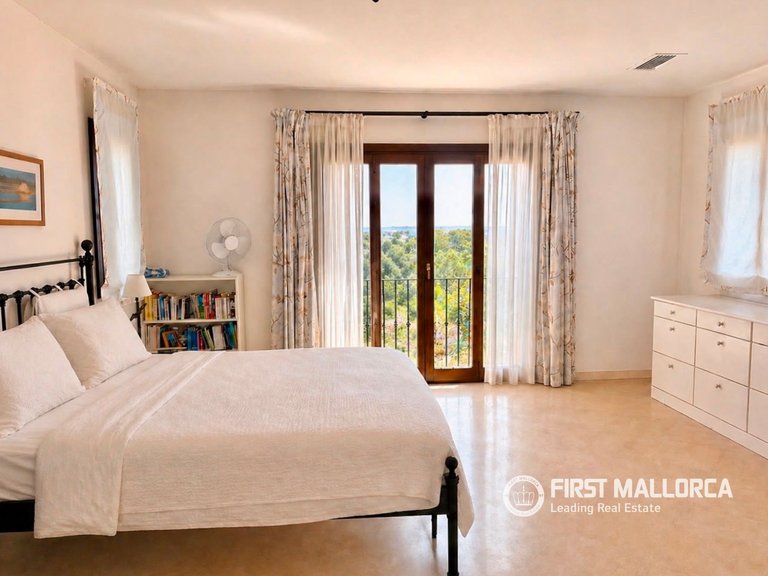 Country House for Sale in Ses Salines, Balearic Islands 4