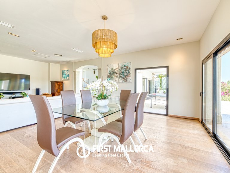 Villa for Rent in Cala Vinyas, Balearic Islands 18