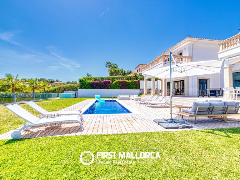 Villa for Rent in Cala Vinyas, Balearic Islands 4