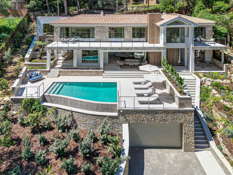 Villa for Sale in Bendinat, Balearic Islands 1