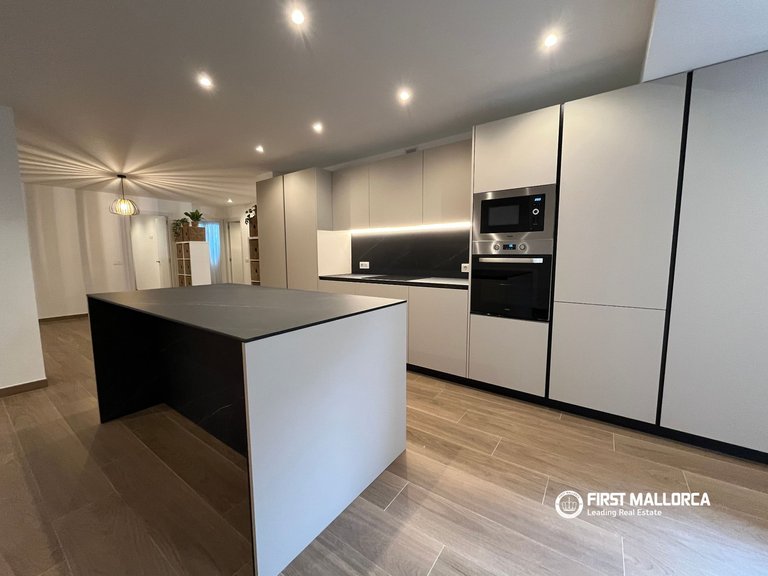 Apartment for Sale in Palma De Mallorca, Balearic Islands 1