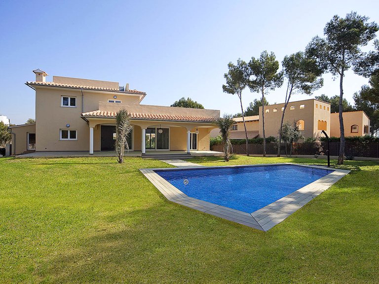 Villa for Sale in Sol De Mallorca, Balearic Islands 1
