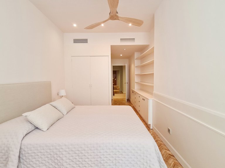 Apartment for Rent in Paseo Marítimo, Balearic Islands 21