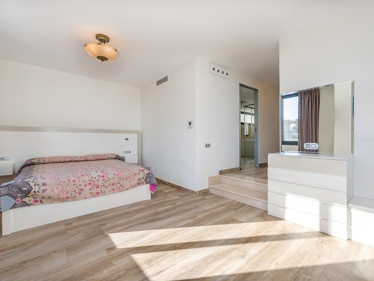 Villa for Rent in Son Vida, Balearic Islands 5