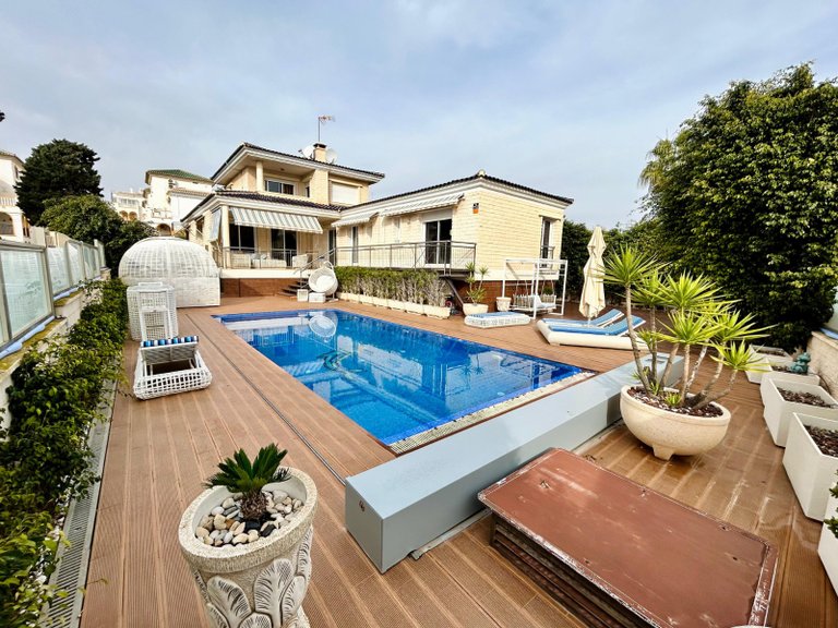 Villa for Sale in Costa Blanca Torrevieja, Alicante 11