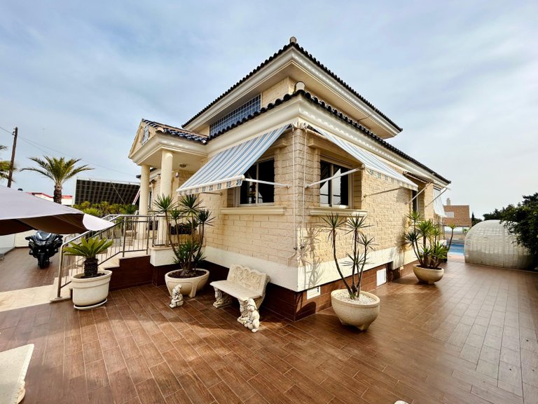 Villa for Sale in Costa Blanca Torrevieja, Alicante 40