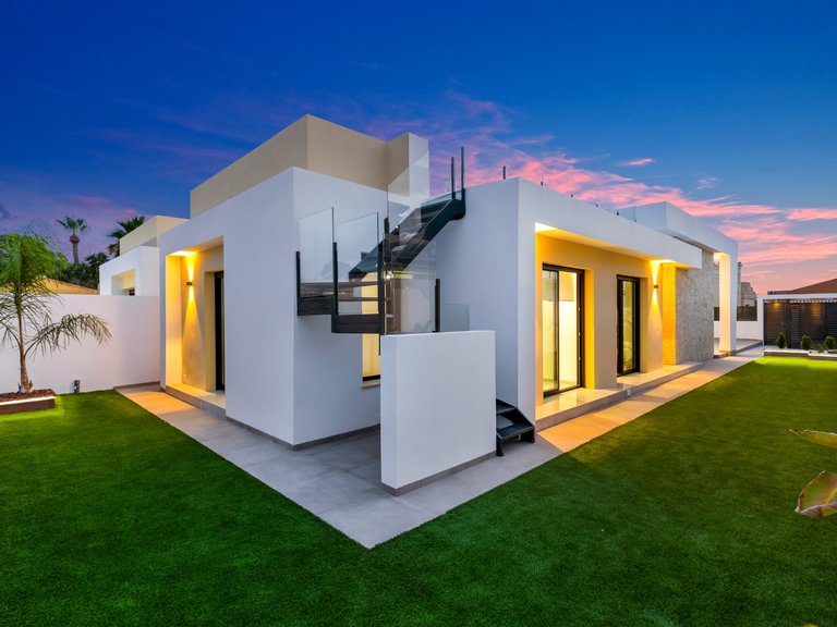 Villa for Sale in Inland El Chaparral, Alicante 5