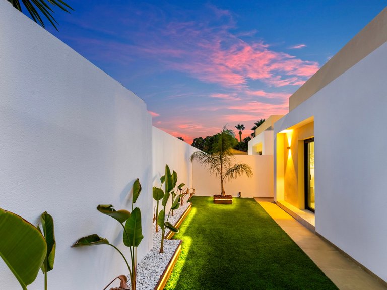 Villa for Sale in Inland El Chaparral, Alicante 4
