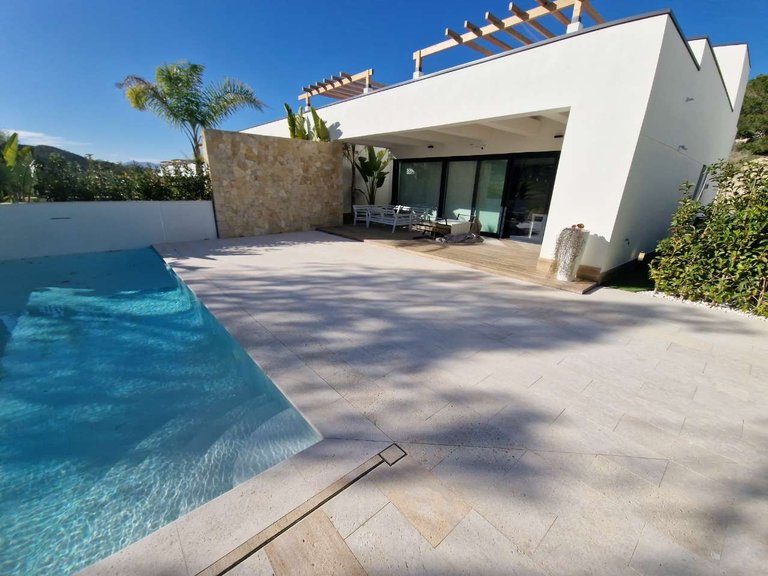 Villa for Sale in Monforte Del Cid, Alicante 1