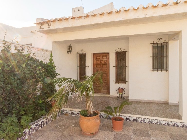 Villa for Sale in Guardamar Playa, Guardamar Del Segura, Alicante 11
