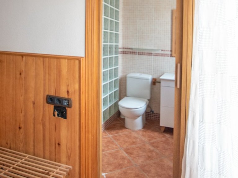 Villa for Sale in Guardamar Playa, Guardamar Del Segura, Alicante 48