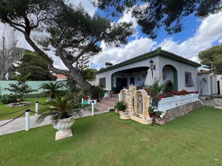 Villa for Sale in Campoamor, Orihuela Costa, Alicante 1
