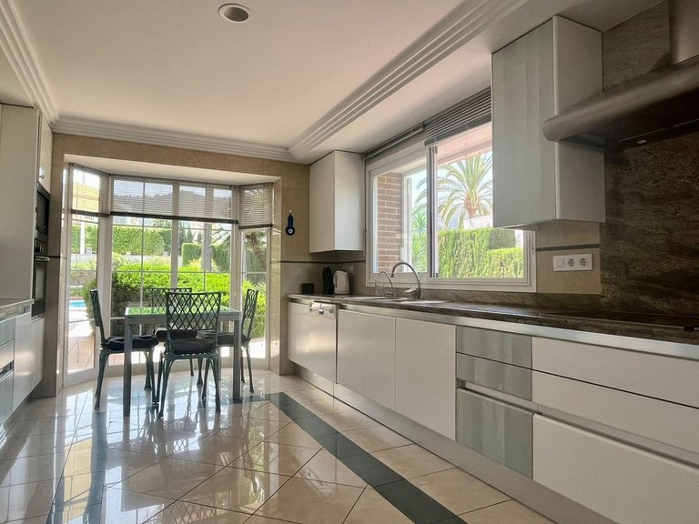 Villa for Sale in Benidorm, Alicante 7