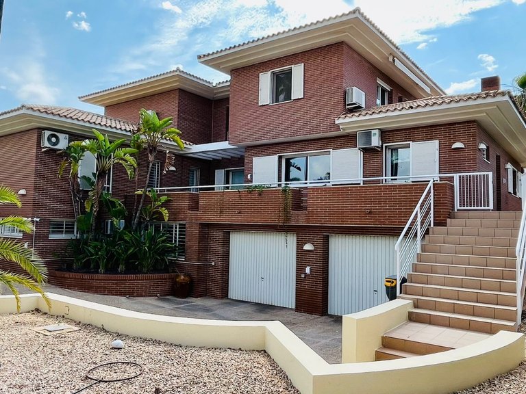 Villa for Sale in Benidorm, Alicante 1