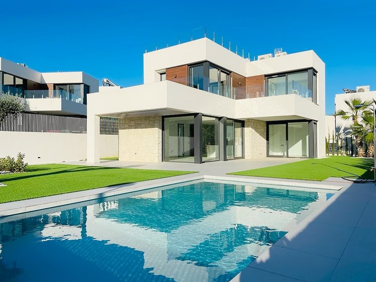 Villa for Sale in Sierra Cortina, Finestrat, Alicante 2