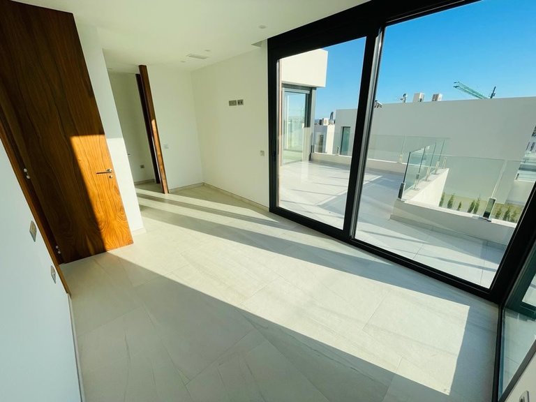 Villa for Sale in Sierra Cortina, Finestrat, Alicante 9