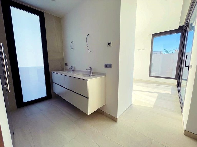 Villa for Sale in Sierra Cortina, Finestrat, Alicante 18