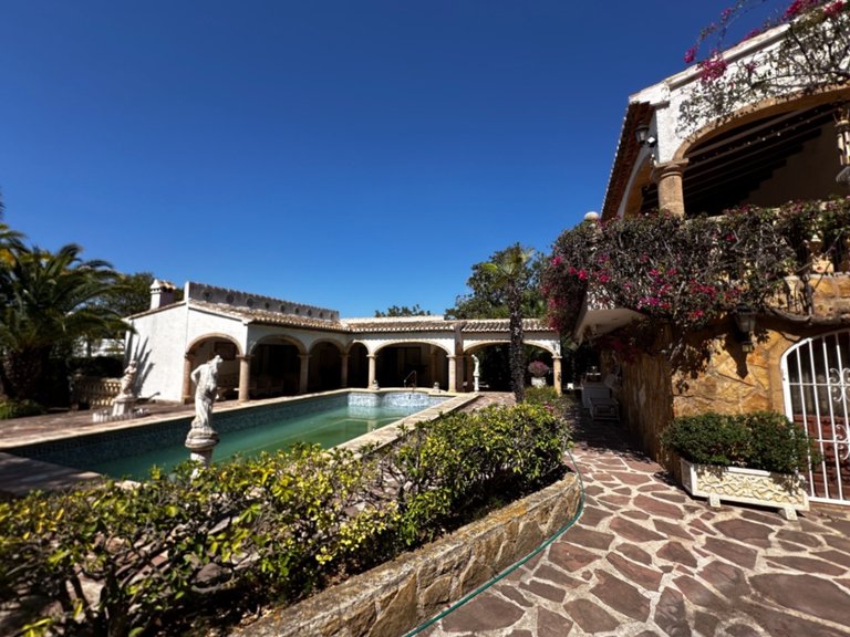 Villa for Sale in Montgó - Partida Tosal, Jávea, Alicante 3