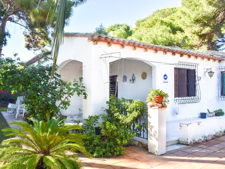 Villa for Sale in Punta Prima, Orihuela Costa, Alicante 1