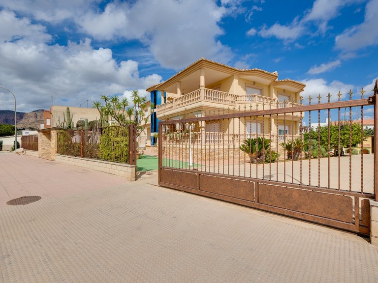 Villa for Sale in Orihuela, Alicante 28