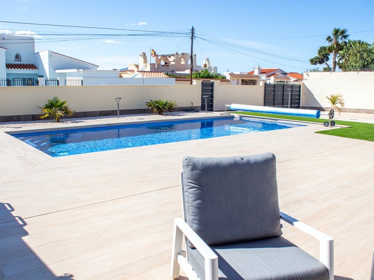 Villa for Sale in La Siesta - El Salado - Torreta, Torrevieja, Alicante 42
