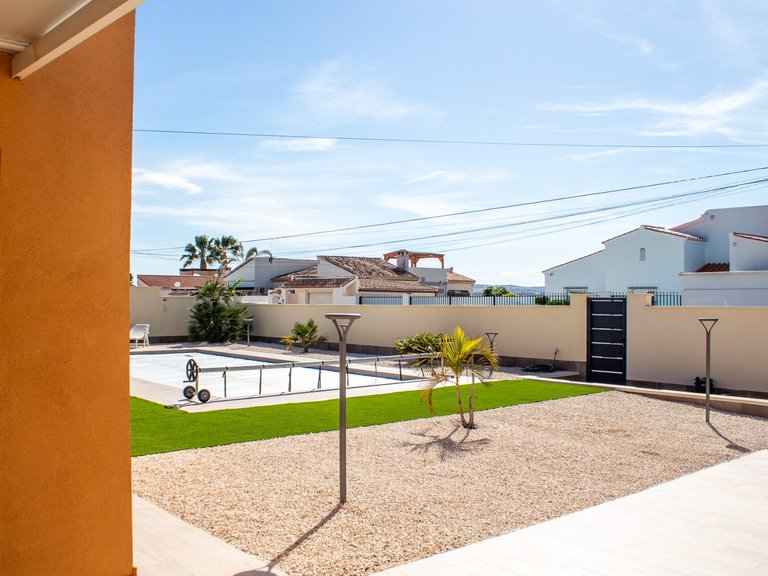 Villa for Sale in La Siesta - El Salado - Torreta, Torrevieja, Alicante 38