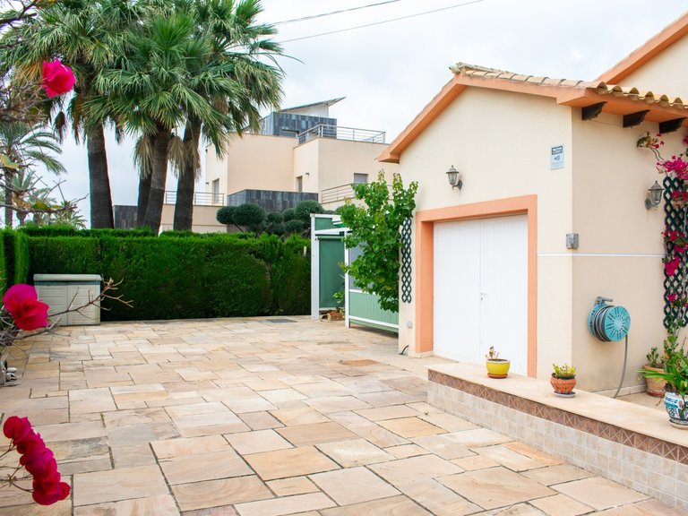 Villa for Sale in MUY CERCA DE LA PLAYA, Orihuela Costa, Alicante 3