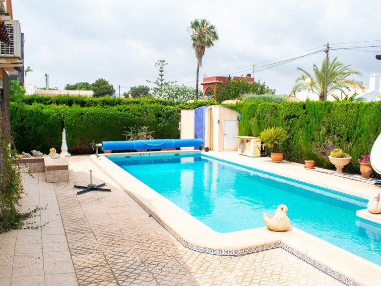 Villa for Sale in MUY CERCA DE LA PLAYA, Orihuela Costa, Alicante 14