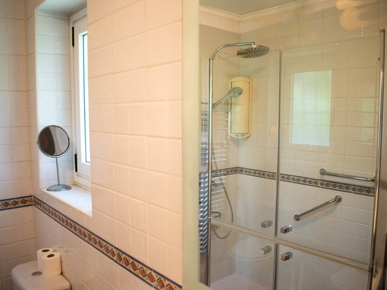 Villa for Sale in MUY CERCA DE LA PLAYA, Orihuela Costa, Alicante 46