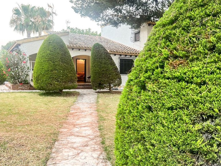 Villa for Sale in Punta Prima, Orihuela Costa, Alicante 11