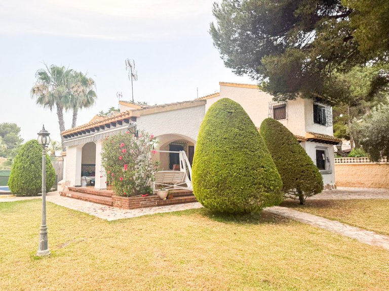 Villa for Sale in Punta Prima, Orihuela Costa, Alicante 4