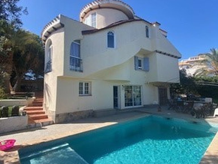 Villa for Sale in Orihuela Costa, Alicante 2