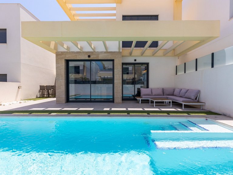 Villa for Sale in La Herrada, Los Montesinos, Alicante 3