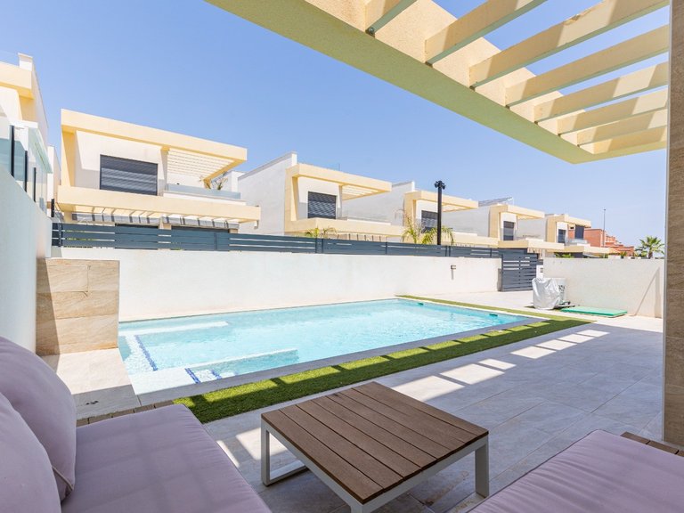 Villa for Sale in La Herrada, Los Montesinos, Alicante 37