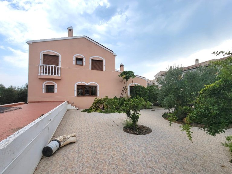 Villa for Sale in Aguas Nuevas, Torrevieja, Alicante 3