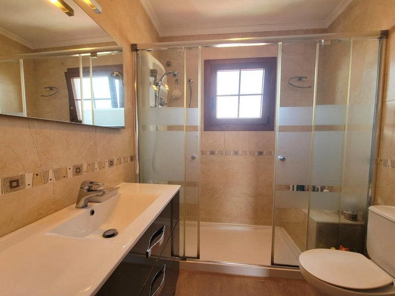 Villa for Sale in Aguas Nuevas, Torrevieja, Alicante 38
