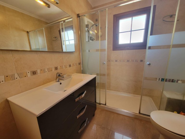 Villa for Sale in Aguas Nuevas, Torrevieja, Alicante 40