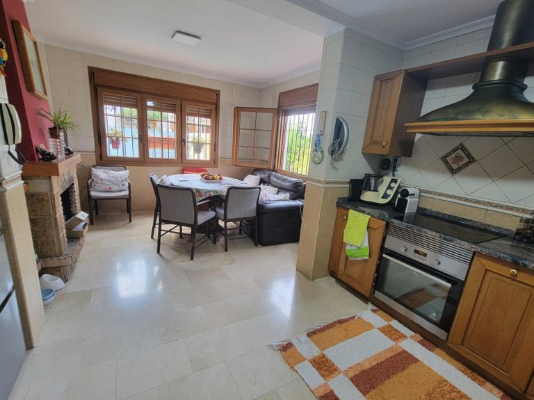 Villa for Sale in Aguas Nuevas, Torrevieja, Alicante 11