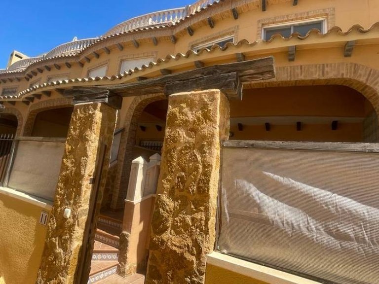 Town House for Sale in Urbanizaciones, Guardamar Del Segura, Alicante 1