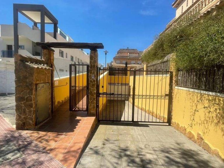 Town House for Sale in Urbanizaciones, Guardamar Del Segura, Alicante 28