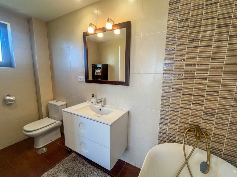 Villa for Sale in Balcon sierra cortina, Finestrat, Alicante 35