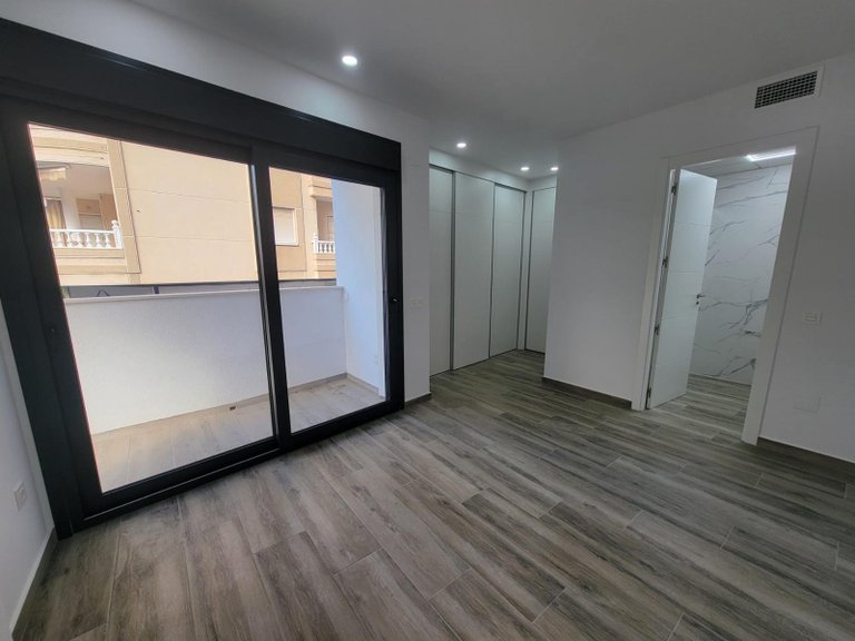 Apartment for Sale in Playa del Cura, Torrevieja, Alicante 10