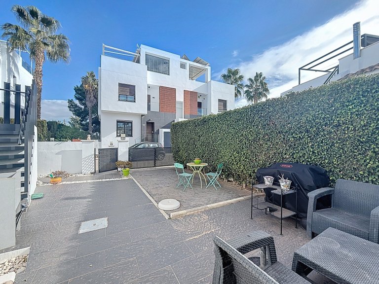 Villa for Sale in Villamartín, Orihuela Costa, Alicante 31