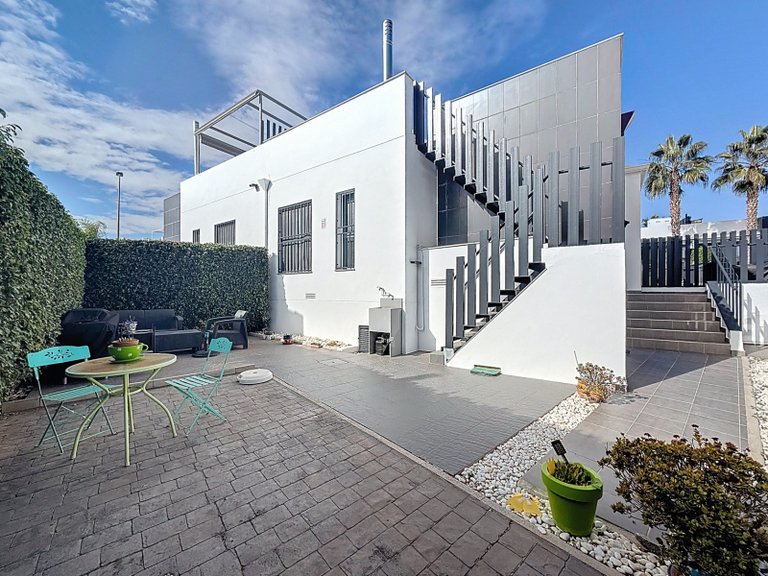 Villa for Sale in Villamartín, Orihuela Costa, Alicante 1