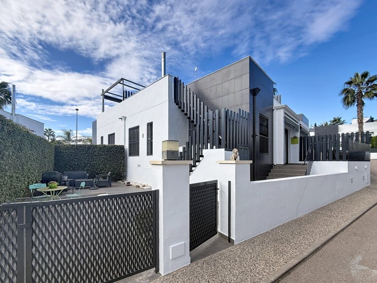 Villa for Sale in Villamartín, Orihuela Costa, Alicante 2