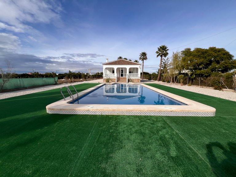 Villa for Sale in Dolores, Alicante 2